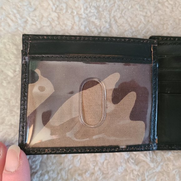 Relic by Fossil Glison Embossed Traveler Leather Wallet - Picture 7 of 9